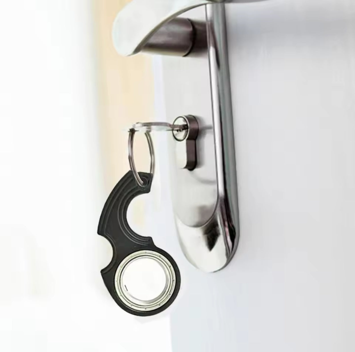 1PC 2024 Hot Sale Karambit Spinner Finger Swivel Claw Knife Keychain High Quality Metal Grain Texture Fidget Spinner Metal Keych